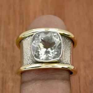 Anillo de declaración bohemio de amatista verde, anillo de piedras preciosas de plata esterlina de banda ancha, estilo religioso cristiano - Product Image 1