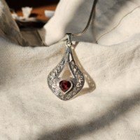 Pendentifs Cœur Grenat en Argent Sterling 925 Oxydé, Style Religieux, Motif Filigrane, Qualité Supérieure, Unisexe