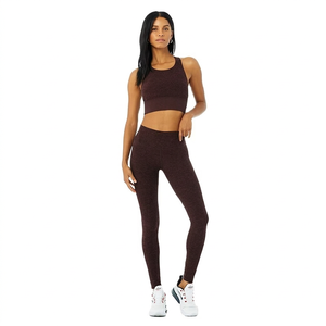 Ensemble de vêtements de yoga personnalisés en deux pièces, leggings sans couture de haute qualité pour femmes, vêtements de sport - Product Image 1