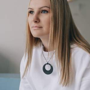 Colgante de Shungita Doble Círculo 2 pulgadas (50 mm) - Product Image 3