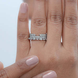 แหวนแต่งงานแบบสามแถวทำจากทองคำบริสุทธิ์18K 22K ประดับเพชรวงครึ่งขอบโอเอ็ม - Product Image 3