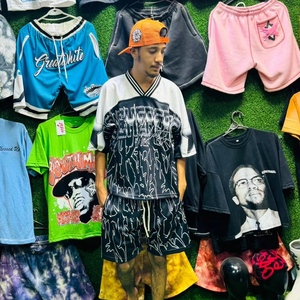 Camiseta con cuello en V y manga larga para hombre, ropa corta cómoda, logotipo estampado de nuevo diseño, talla grande, MOQ bajo, entrega rápida en oferta - Product Image 1