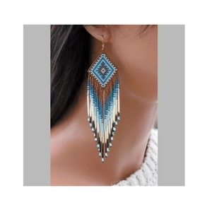 Boucles d'oreilles perlées de mode d'excellente qualité légères et colorées faites à la main pour les femmes disponibles à un prix abordable - Product Image 6