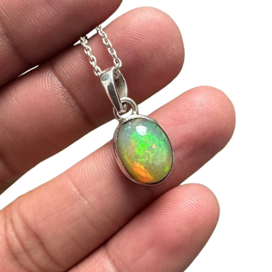 Colgante de Plata de Ley 925 con Ópalo, Joyería Hecha a Mano, Estilo Boho, para Mujer, Regalo para Chicas - Product Image 1