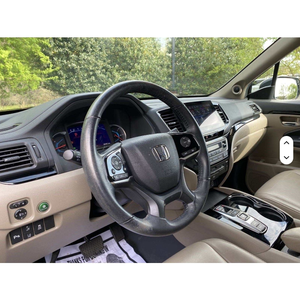 HONDAs PILOT TOURING SUV d'occasion à faible kilométrage - Product Image 3