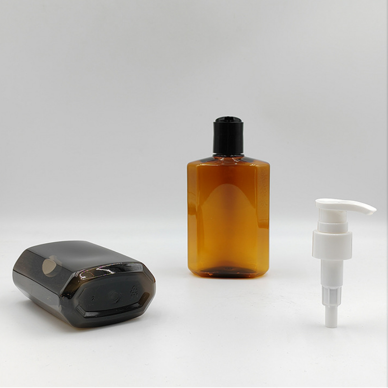 สีน้ำตาล