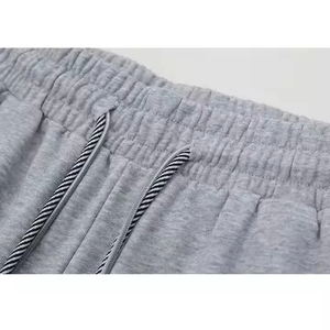 Shorts unisexes en coton French Terry tendance 2026, style décontracté, logo brodé appliqué, travail personnalisé à 100% - Product Image 3