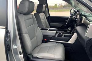 Véhicules d'occasion 2024 TUNDRA 4X4 LIMITED CREWMAX Prêts pour une livraison rapide - Product Image 2