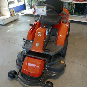 รถตัดหญ้า Husqvarna Rider R214TC รุ่น Comfort Edition แบบนั่งขับ ขนาดใบมีด 94 ซม. ระบบไฮโดรสแตติก สำหรับขาย - Product Image 1