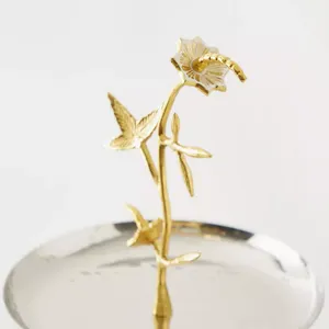 Soporte de pastel de metal resistente a la oxidación Almacenamiento compacto y resistente a la intemperie Hecho a mano por Zahid Exports - Product Image 2