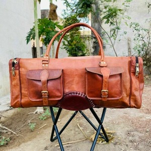 Sac de sport en cuir véritable vintage unisexe extensible pour la nuit, bagage de week-end, logo personnalisé, sac de voyage tendance pour hommes avec bonbon - Product Image 5