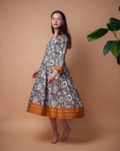 Robe Anasuya Ikat imprimée à la main, robe bohème florale grise et verte en pur coton, robe décontractée - Product Image 4