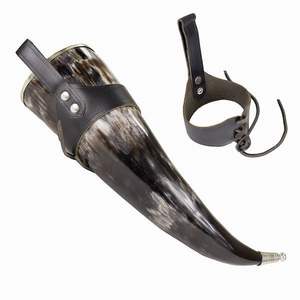 Gran jarra de cuerno para beber vikingo hecha a mano ecológica con estilos animales y religiosos para Ale & Mead - Product Image 5