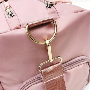 Bolsa de lona de gimnasio impermeable de nailon duradero con logotipo personalizado para hombres y mujeres con gran capacidad para viajes deportivos y uso al aire libre - Product Image 6