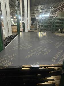 Contrachapado Recubierto de Película Impermeable para Encofrados y Encofrados de Hormigón - Product Image 3