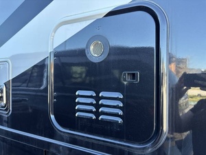 Camping-car sur toit réglable 2021 d'occasion AT-h-o-r C-h-a-l-l-e-n-g-e-r 35MQ Euro 6 pour 46 personnes, une chambre, réfrigérateur - Product Image 3