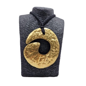 สร้อยคอทองเหลืองแบบโบราณใหม่สร้อยคอเชื่อมผีเสื้อแฟชั่นโบฮีเมียนสำหรับผู้หญิงสำหรับปาร์ตี้วันครบรอบแต่งงานเป็นมิตรกับสิ่งแวดล้อม - Product Image 1