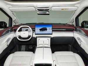 MPV électrique pur d'occasion 2025, 5 portes, configuration 7 places, transmission automatique, spacieux, de taille moyenne à grande, autonomie >700 km, batterie 90-110 kWh - Product Image 5