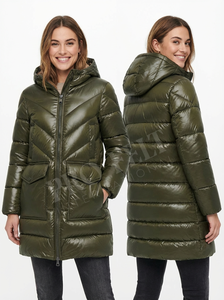 Manteaux d'hiver matelassés longs à capuche tendance et élégants, chauds, fermeture éclair, poches avant, coupe ajustée, manteaux d'hiver décontractés pour femmes - Product Image 2