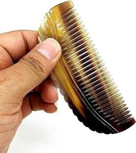 Peine de Bolsillo Ovalado Hecho a Mano con Cuerno de Buey Natural, Impermeable, Antiestático, con Grabado de Pájaro del Amor, sin Mango, en Oferta - Product Image 1