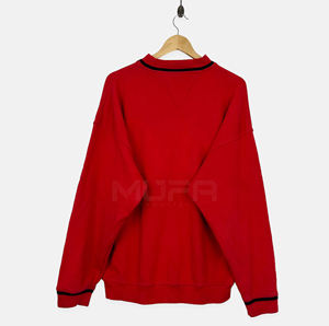 Sudadera lista para el invierno, hecha de algodón 100%, con un patrón sólido, cuello redondo, teñido liso. - Product Image 3