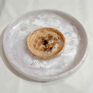 Plato Pequeño de Resina Acrílica Único, Hecho a Mano, Moderno, de Lujo, Vajilla Duradera para Bar, Hogar y Eventos, Precio Artizon Studio - Product Image 6