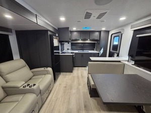 FOURNISSEUR DE NOUVEAUX MODÈLES 2025 pour Rest River RV Rock Wood Ultra Lite 2619FK - Product Image 5