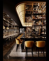 Meubles de bistrot rétro industriels, sièges de restaurant en bois courbé et en cuir, tables et chaises de salle à manger pour steakhouse et bar