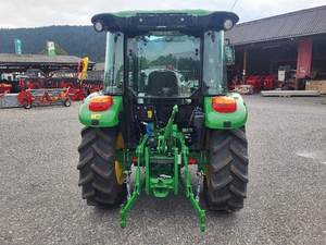 รถแทรกเตอร์เกษตรมือสองราคาถูก รถแทรกเตอร์ฟาร์ม John Deere 5058E พร้อมห้องโดยสารติดแอร์ 90 แรงม้า 100 แรงม้า 110 แรงม้า ขับเคลื่อน 4 ล้อ - Product Image 2