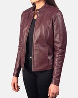 Veste d'hiver en cuir véritable rouge bordeaux pour femme, coupe ajustée, style motard, col montant, fermeture éclair sur le devant, logo personnalisé, longueur standard