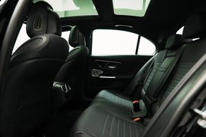 Shinning Black Used 2024 Mercede-s Ben-z C-Class C 300 4MATIC con ruedas de aleación Asientos de cuero Sistema de navegación Asiento calefactable - Product Image 4