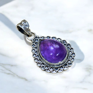 Charmes en argent sterling 925 massif, améthyste, bijoux fins faits à la main, vente en gros de pendentifs en argent pour femmes - Product Image 2