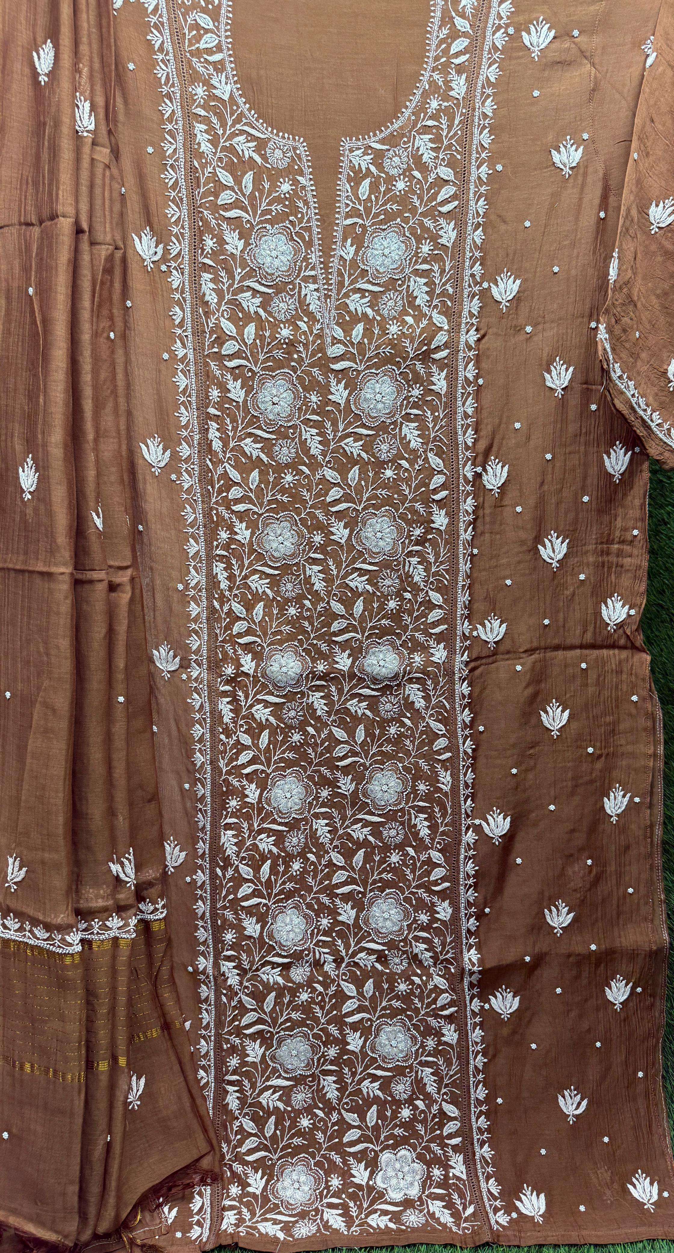 สีน้ำตาล