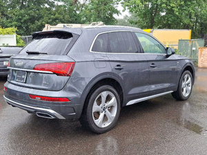 Clean 2022 Aud-i Q5 S Line Premium Plus d'occasion - Product Image 5