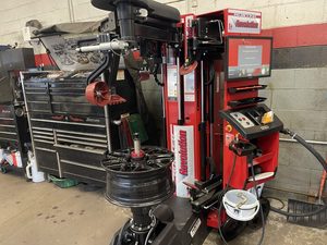 Machine à changer les pneus directe d'usine pour une utilisation dans un garage de voiture et de moto avec les meilleures offres de qualité et un prix de vente compétitif - Product Image 6