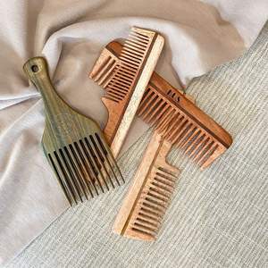 Peine de madera ecológico hecho a mano con diseño moderno duradero para el cuidado del cabello - Product Image 5