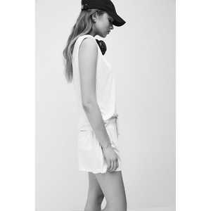 เสื้อยืดแขนกุดมีแผ่นรองไหล่ - Product Image 5