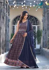 ชุดเดรสผ้าไหมลายโดลาผ้าไหมแท้ดีไซน์ใหม่ล่าสุด - Product Image 5