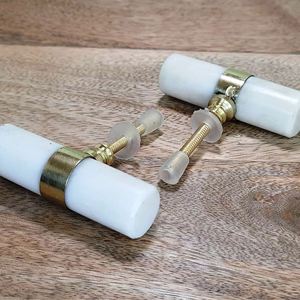 Boutons en marbre ronds de couleur blanche et argentée Boutons en marbre les plus vendus avec une taille de forme de couleur personnalisée fabriqués en Inde Article - Product Image 1