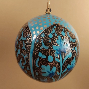 Embellissez les espaces à l'aide de boules en papier mâché avec motifs floraux et géométriques pour arbres bols et plateaux disponibles au prix de gros - Product Image 5