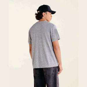 T-shirts d'été pour hommes 100% coton respirant et à séchage rapide Stock de gros Couleurs aléatoires dans la mode réutilisée - Product Image 5