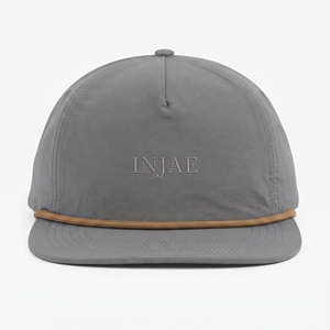 Gorra Snapback Gris de 6 Paneles con Visera Plana, de Poliéster, con Logotipo en Relieve, Ajustable, Unisex, Casual, con Patrón de Letras - Product Image 1