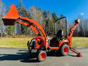 ปลดปล่อยความอเนกประสงค์ด้วยรถตักล้อยางดีเซล Kubota BX23S รถแทรกเตอร์ขนาดเล็กคุณภาพสูงพร้อมแบคโฮที่มีแรงบิดสูง - Product Image 4