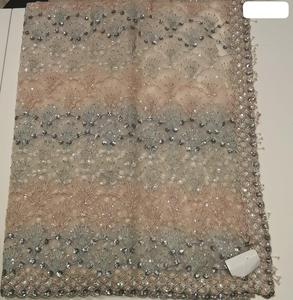 Saree en georgette léger élégant avec broderie complexe et travail de fil parfait pour les fêtes et les occasions festives - Product Image 2