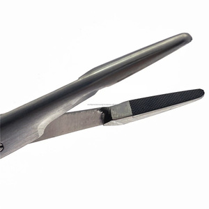 กรรไกรจับเข็มผ่าตัดแบบรวมในตัว ทำจากเหล็กกล้าไร้สนิม ยี่ห้อ WORLD PRECISION SURGICAL สำหรับการเย็บแผลทางการแพทย์และทันตกรรม - Product Image 3