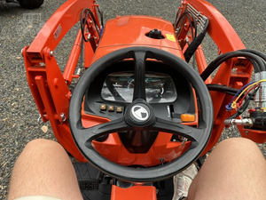ซัพพลายเออร์ที่ดีที่สุด รถแทรกเตอร์ Kubota L3302 มือสองราคาถูก 33 แรงม้า ขับเคลื่อน 4 ล้อ รถแทรกเตอร์ขนาดเล็ก เครื่องยนต์ดีเซล ระบบไฮโดรสแตติก พร้อมที่ตักด้านหน้าสำหรับขาย - Product Image 5