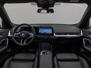BMW iX1 xDrive30 M Sport 3L SUV Elettrico Usato 2025, 5 Posti, 4 Cilindri, 313 CV, Cambio Automatico, Guida a Sinistra - Product Image 2