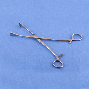 Pinza Hemostática Green-Armytage con Junta de Tornillo, Mandíbula de 15 mm, 220 mm de Largo, Instrumentos Quirúrgicos Rectos, Fabricante en Pakistán - Product Image 1