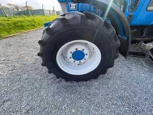 รถแทรกเตอร์ฟอร์ด 7610 4WD มือสอง 110 แรงม้า สำหรับงานเกษตร พร้อมห้องโดยสารแบบปิด  รับน้ำหนักได้ 3500 กก. ใช้งานมาแล้ว 40-50 พันชั่วโมง - Product Image 1