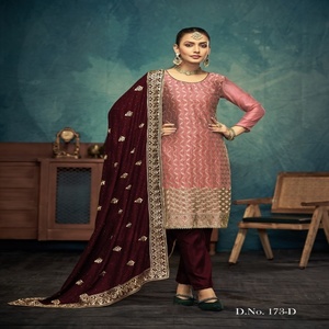 Traje Vichitra Salwar de calidad superior con bordado de diamantes, proveedor exportador indio a baja tasa, ropa India pakistaní - Product Image 1